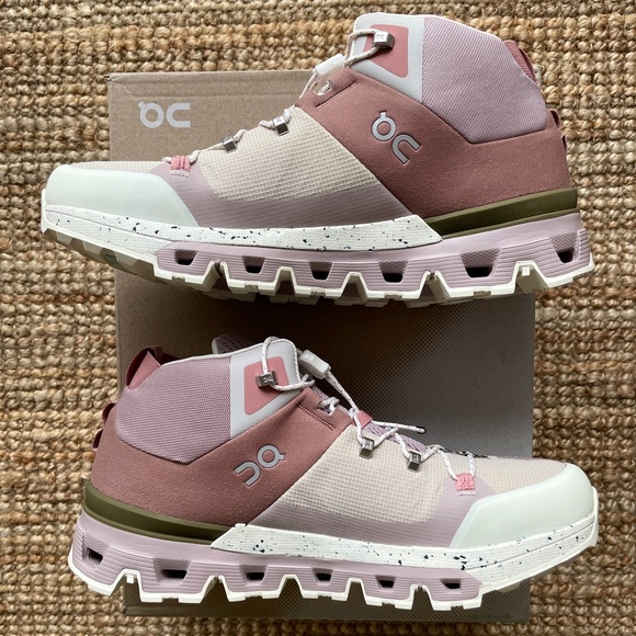 NEW On Cloudtrax In Rose / Ivory Size 10- 10.5 - Picture 11 of 16